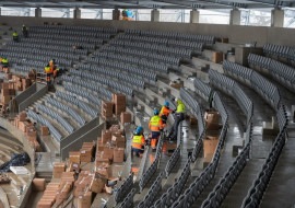 Dariaus ir Girėno stadione montuojamos LT Project patiektos itin pažangios stadiono kėdės